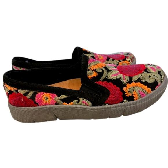 BareTrap Beech Floral Bonaire Embroidered Slip On Shoes Black WOMENS Size 6.5 M - Picture 5 of 7